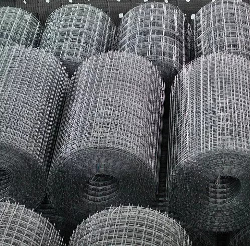 Сварная оцинкованная сетка в рулонах для забора