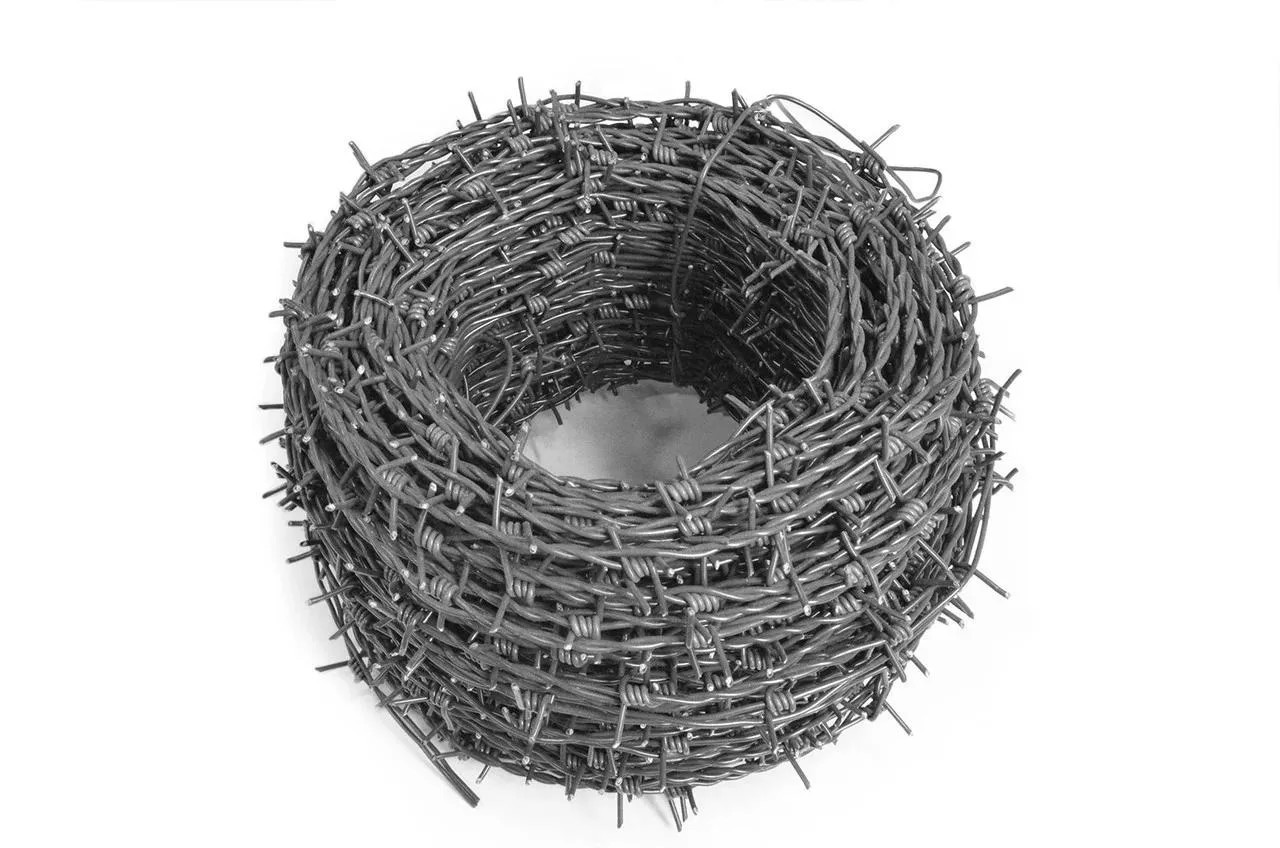 Колючая проволока в мотках