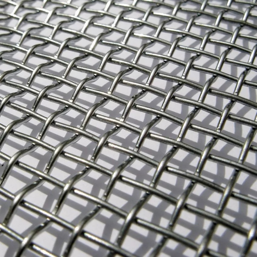 Плетеная стальная сетка с квадратными ячейками